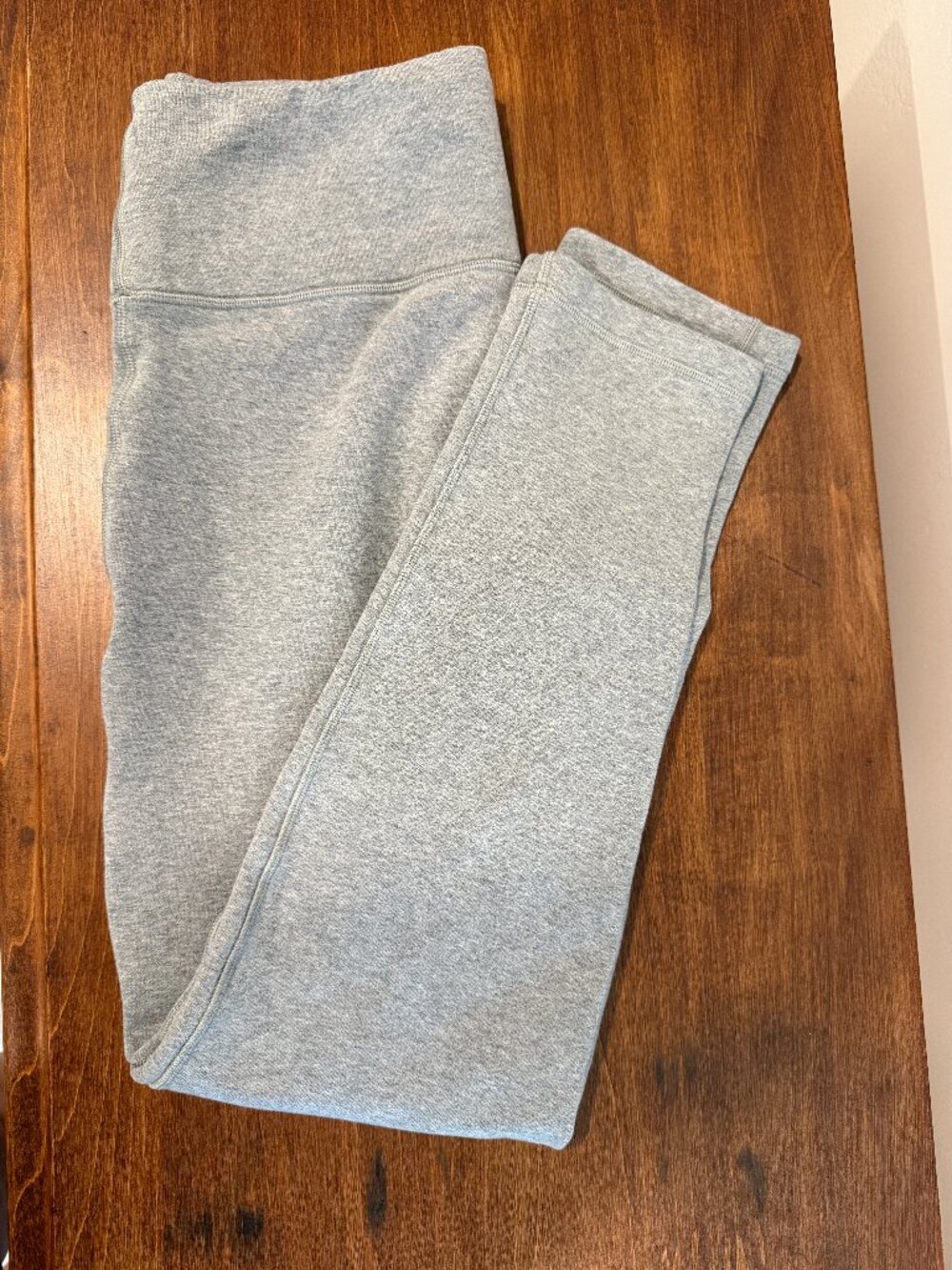 Lululemon Women’s High-Rise 28" Sweatpants Size 8  No size tag.